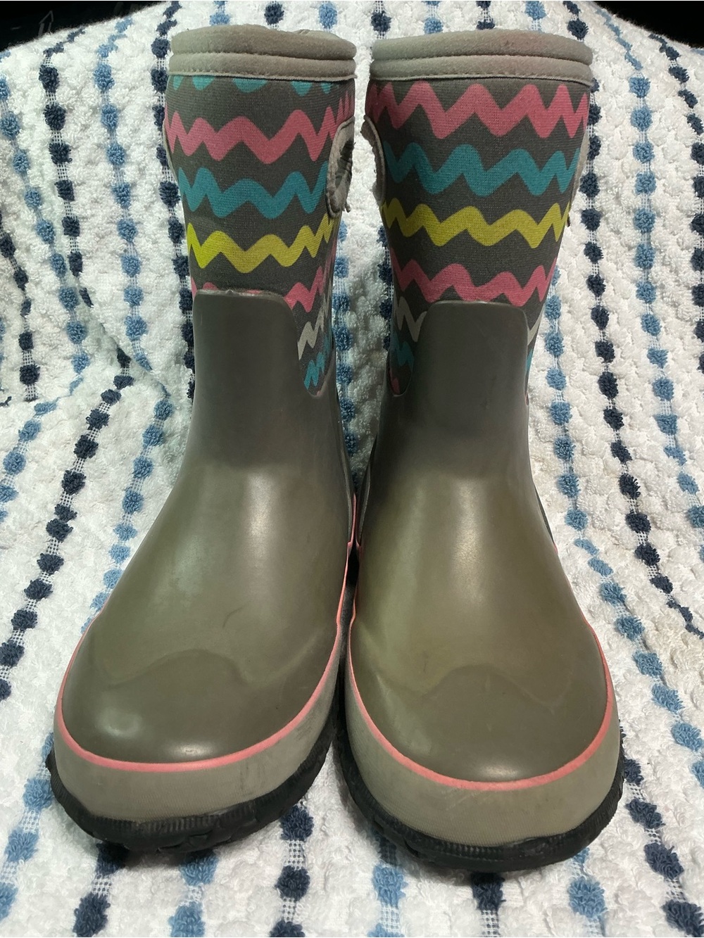 Bogs Kids Grasp winter Boots waterproof Chevron Size Youth 2